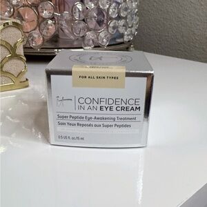 It cosmetics anti aging eye cream